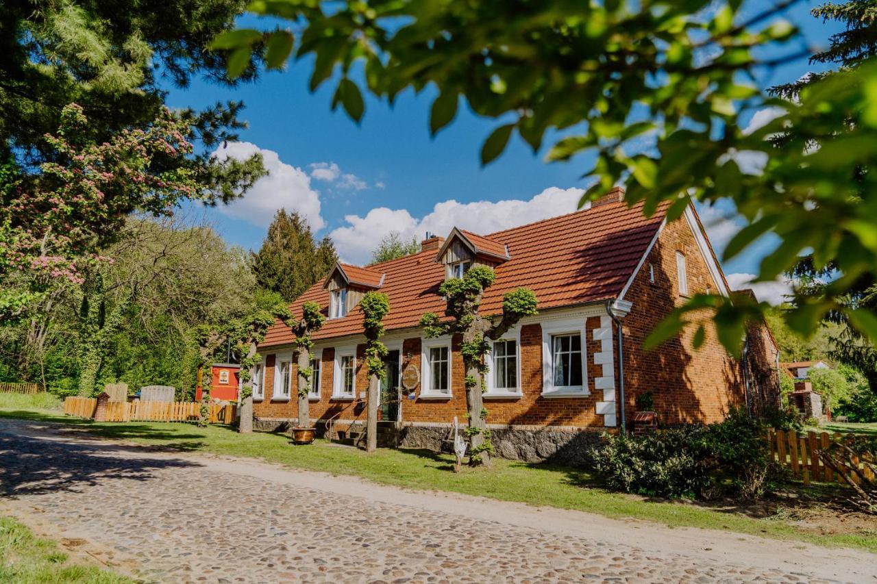 Landhaus Goldene Gans Gross Pankow  エクステリア 写真
