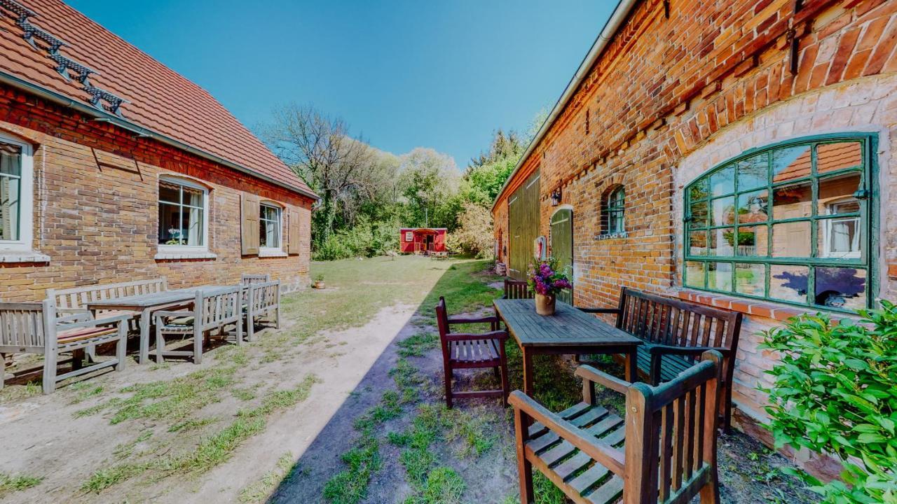 Landhaus Goldene Gans Gross Pankow  エクステリア 写真