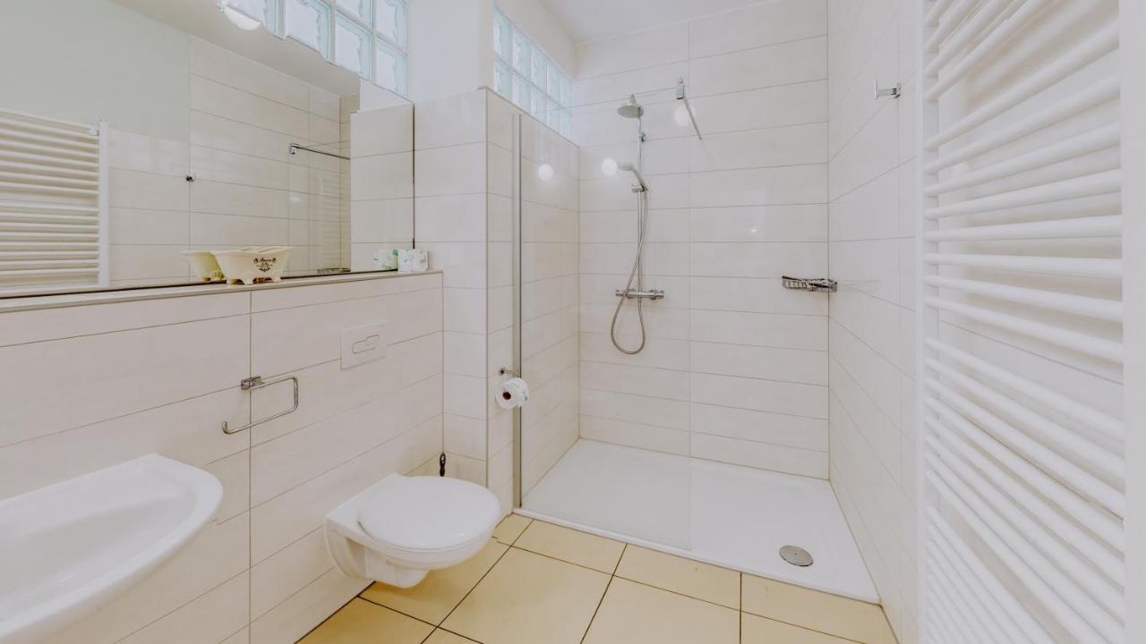 Landhaus Goldene Gans Gross Pankow  エクステリア 写真