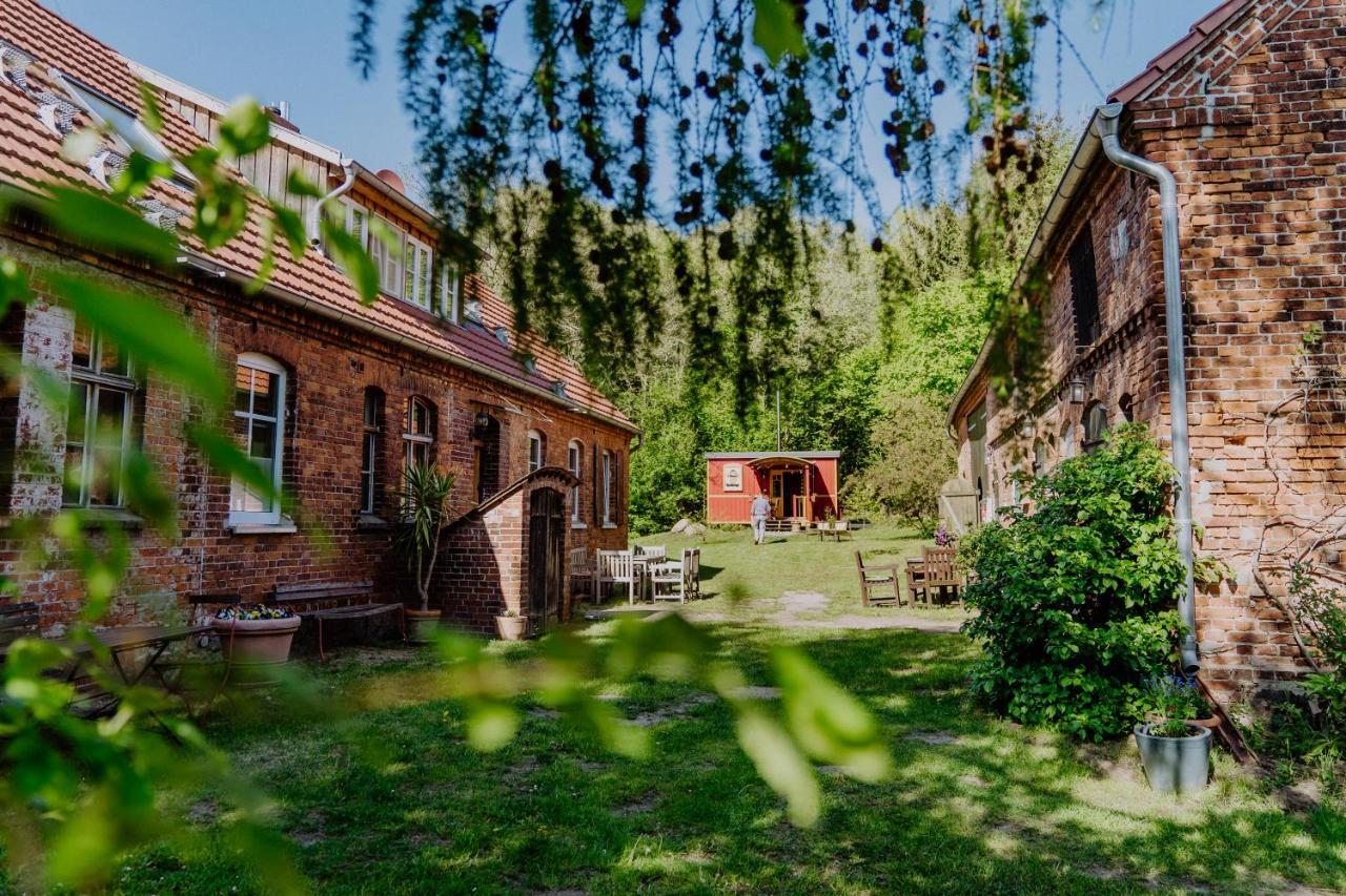 Landhaus Goldene Gans Gross Pankow  エクステリア 写真