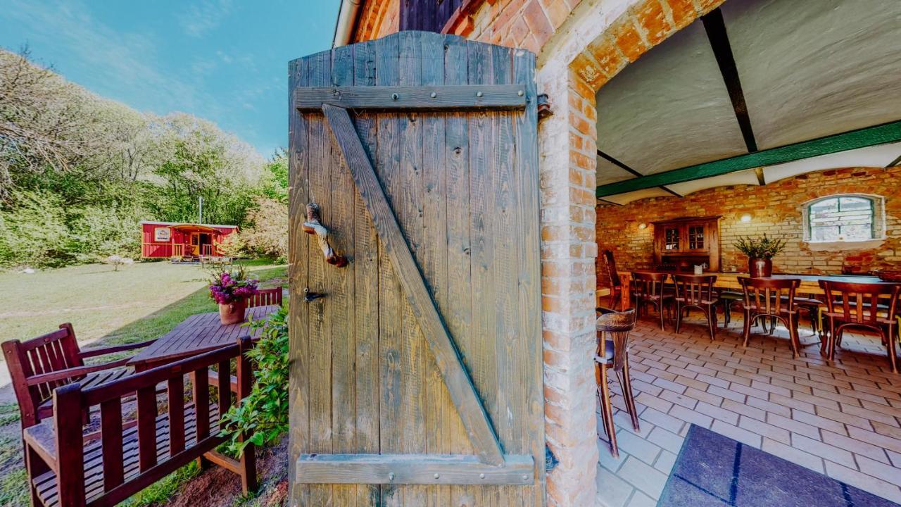 Landhaus Goldene Gans Gross Pankow  エクステリア 写真